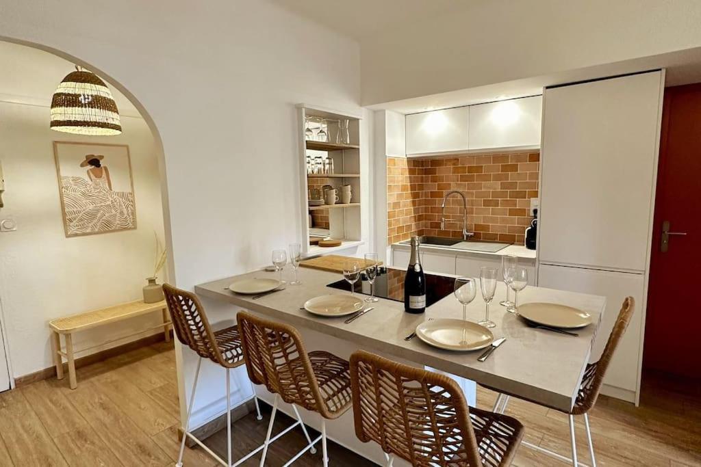 Chez Joan, Apt De Standing, 4 Prs, A 300M Des Plages アンティーブ エクステリア 写真